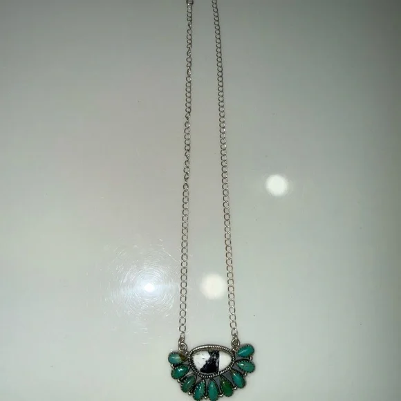 Nizhoni Traders Kingman Turquoise and White Buffalo Necklace - Picture 3 of 5
